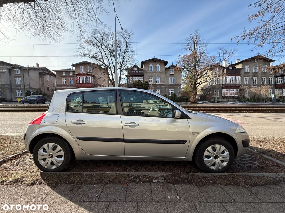 Renault Megane 1.6 16V Dynamique - 3