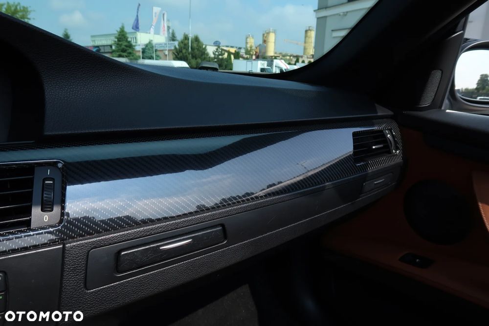 BMW Seria 3 335i - 25