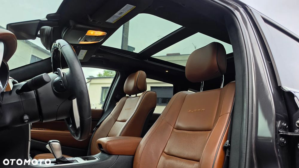 Jeep Grand Cherokee - 12