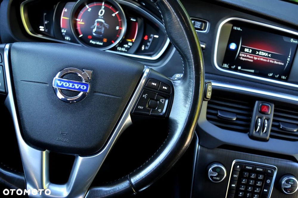 Volvo V40 D4 Geartronic You - 28