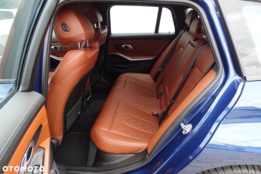 BMW Seria 3 320e M Sport - 25