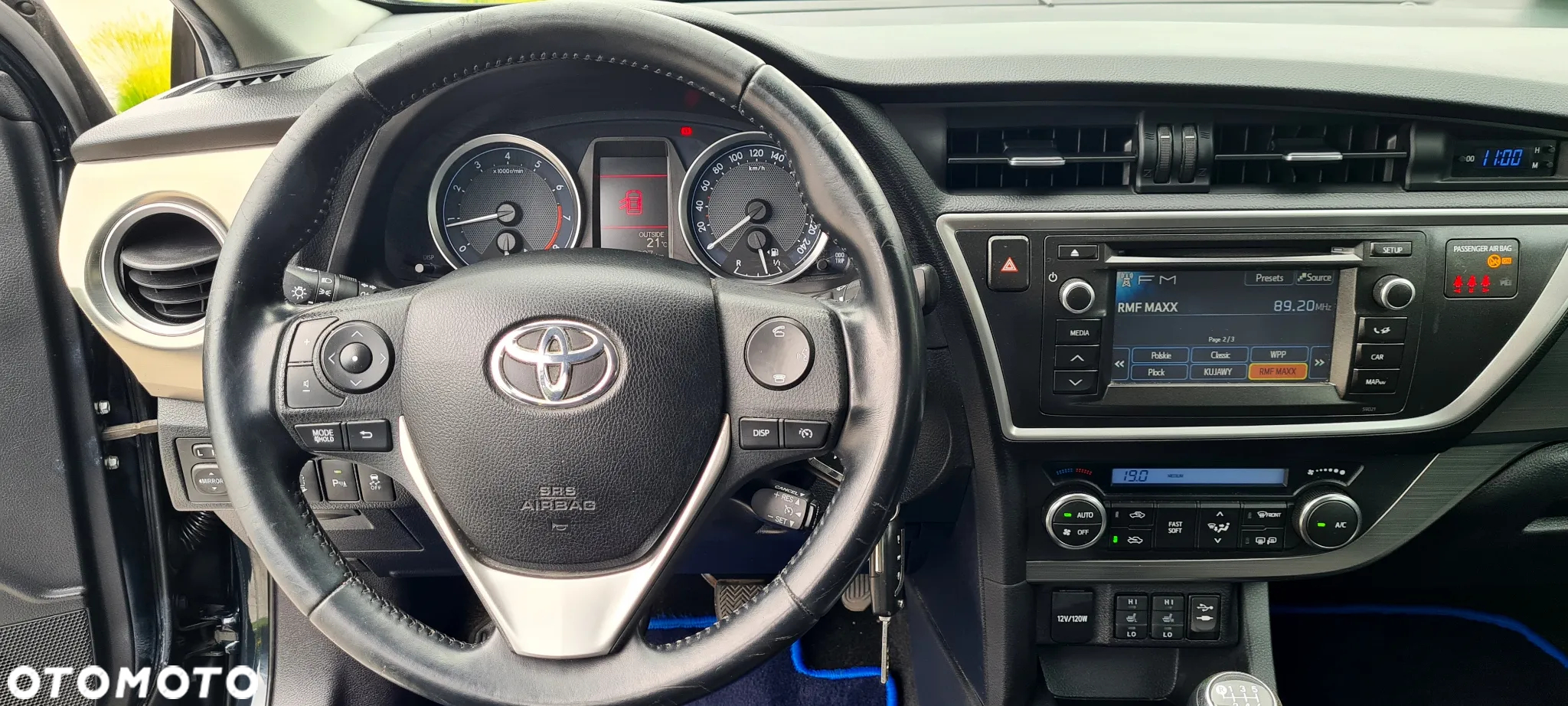 Toyota Auris 1.6 Premium - 14