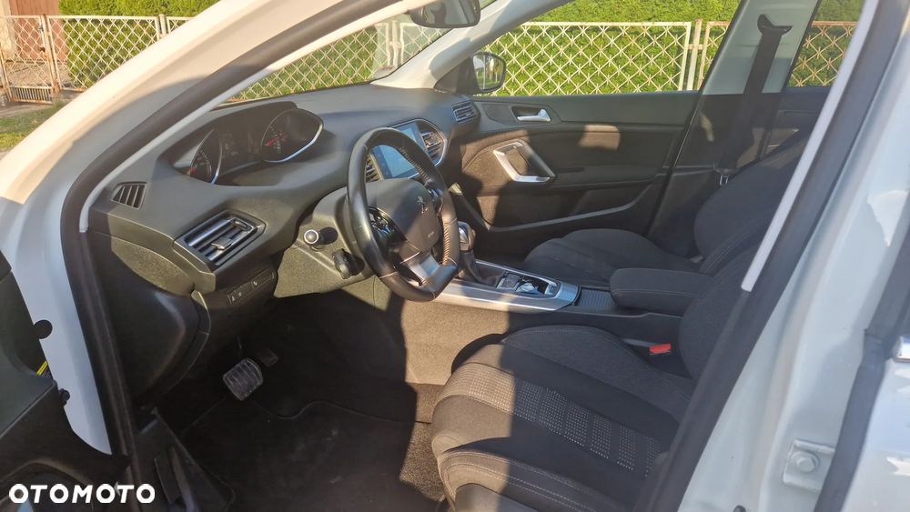 Peugeot 308 BlueHDi FAP 150 Stop&Start Automatik Allure - 18