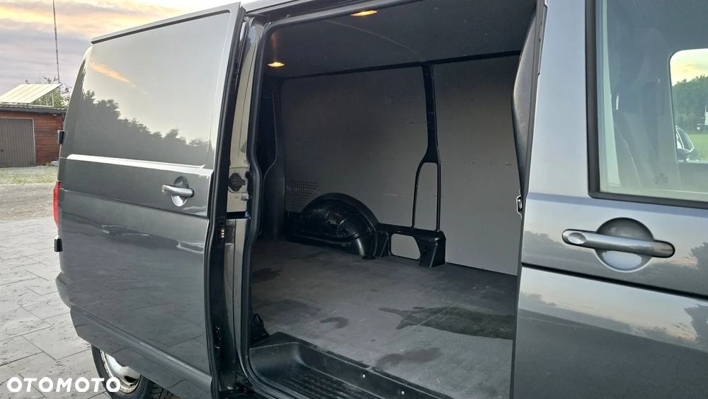 Volkswagen Transporter - 28
