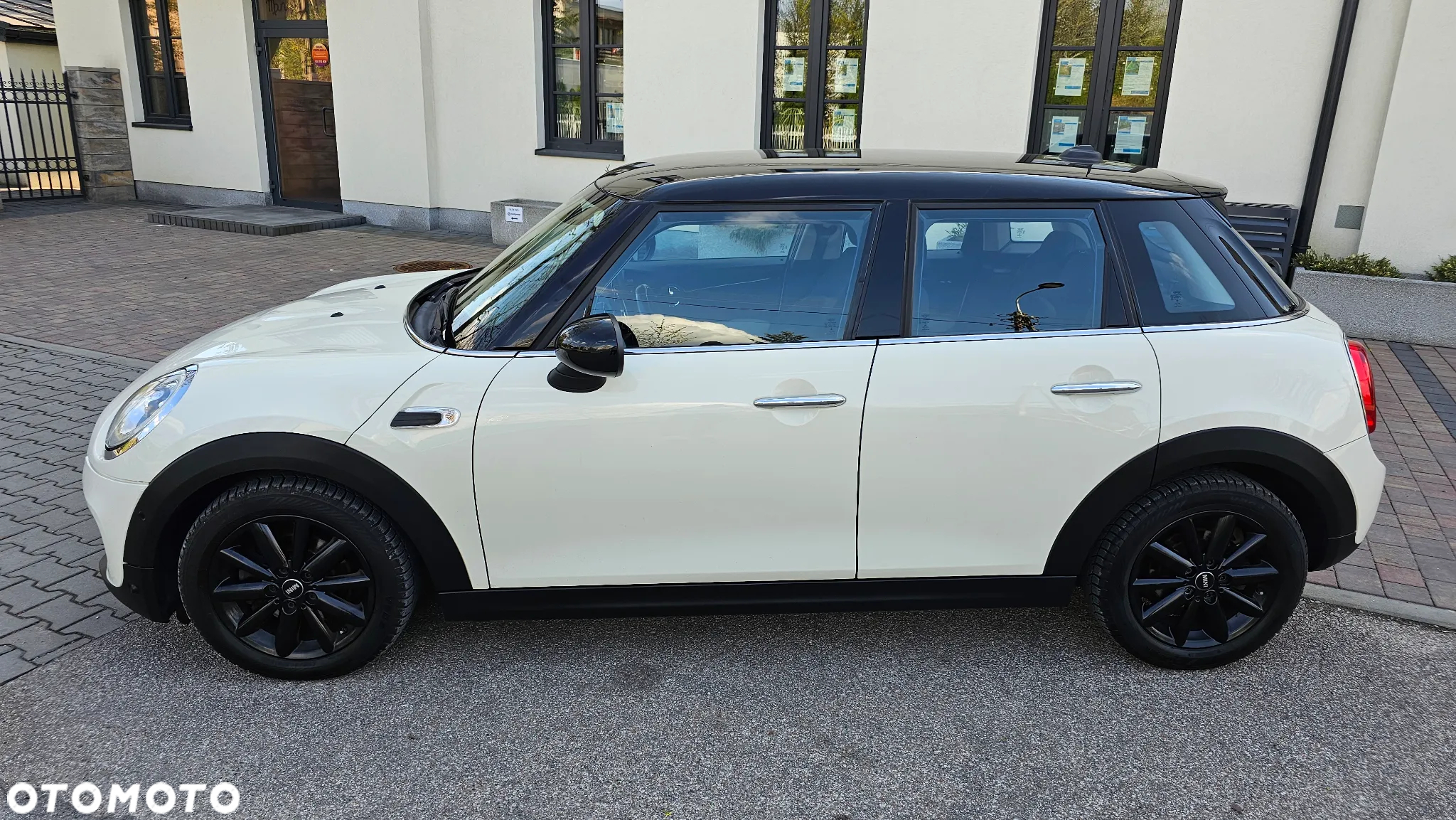 MINI Cooper Standard - 5