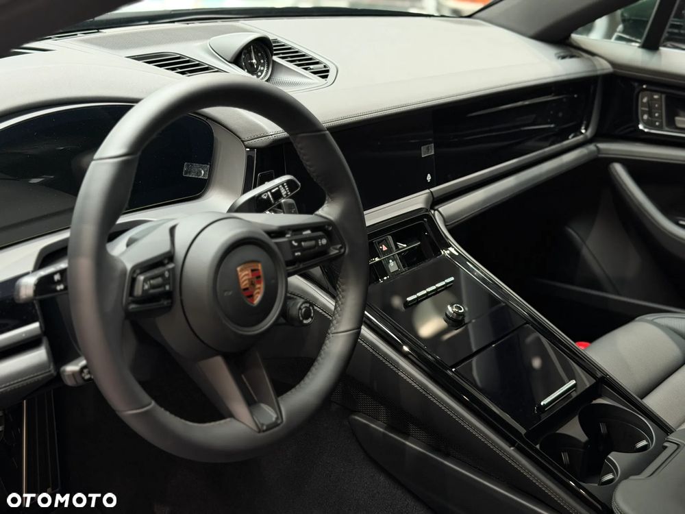 Porsche Panamera 4 E-Hybrid PHEV - 17
