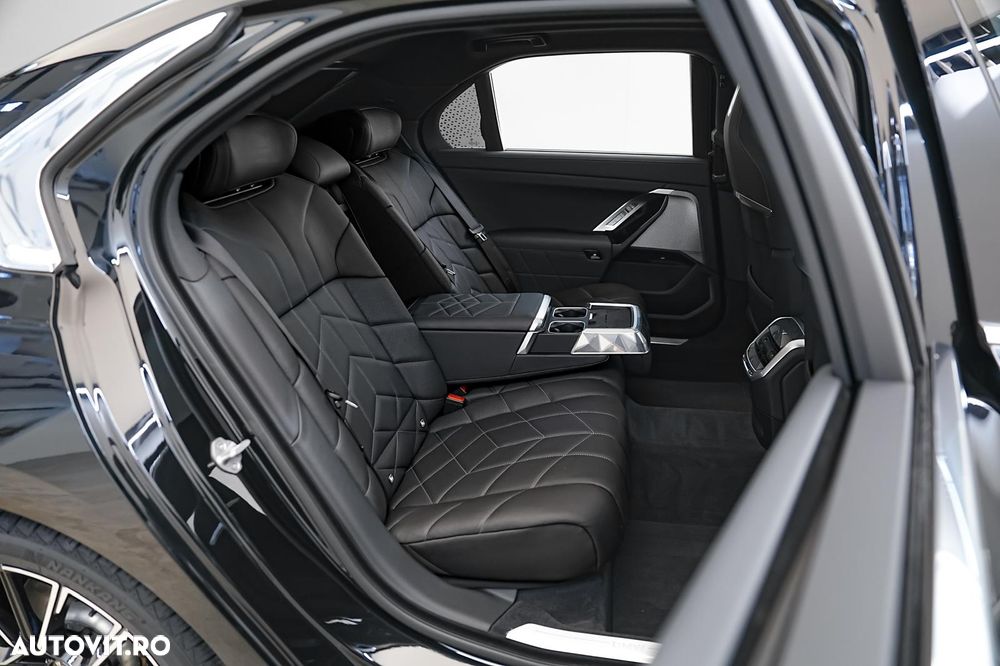 BMW Seria 7 - 16