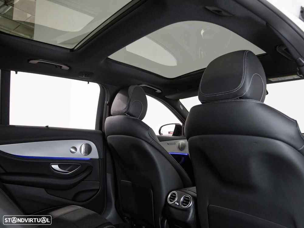 Mercedes-Benz E 300 de 4Matic T 9G-TRONIC AMG Line - 12