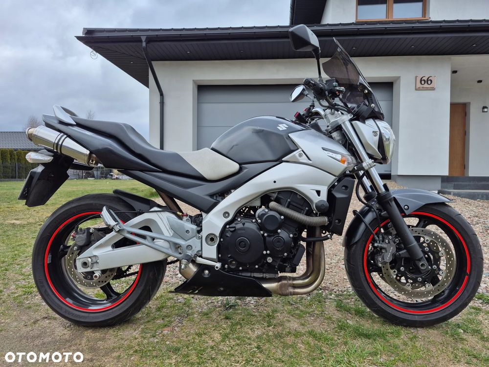 Suzuki GSR - 5