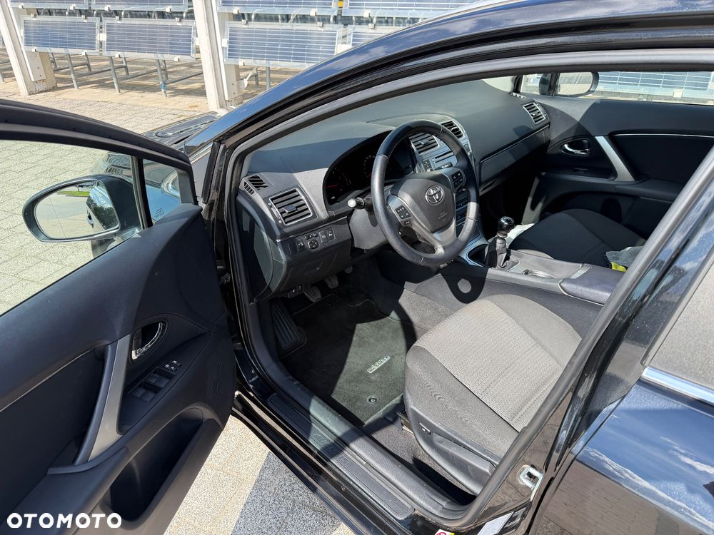 Toyota Avensis - 4