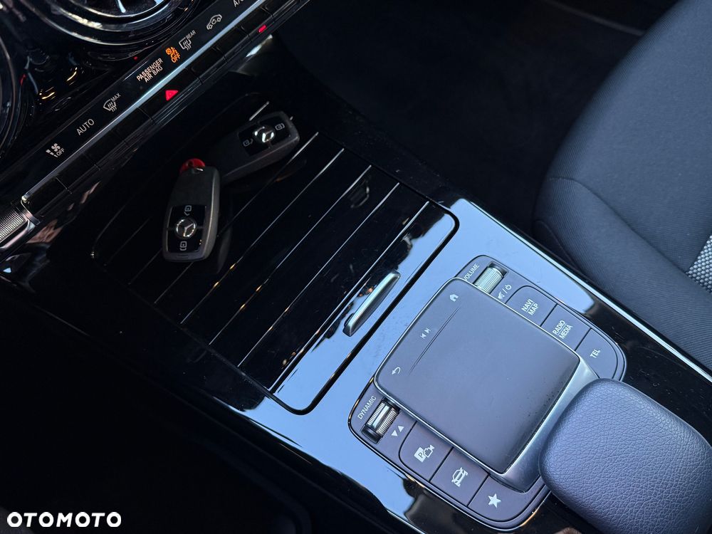 Mercedes-Benz Klasa A 180 d 8G-DCT Progressive - 19