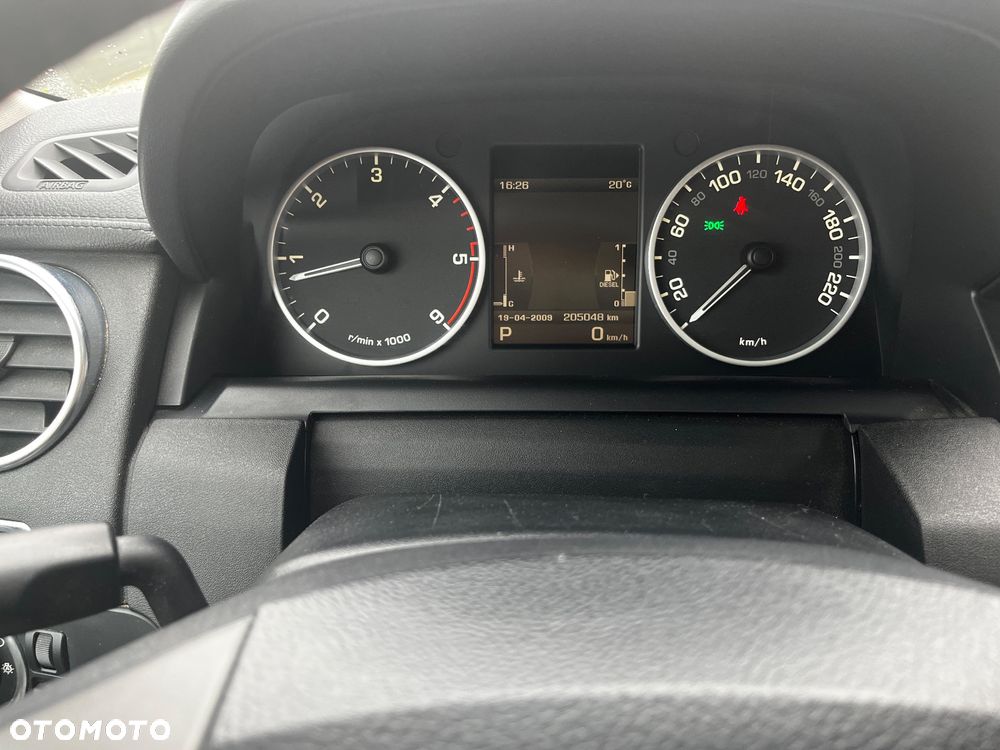 Land Rover Discovery 3.0D V6 HSE - 13