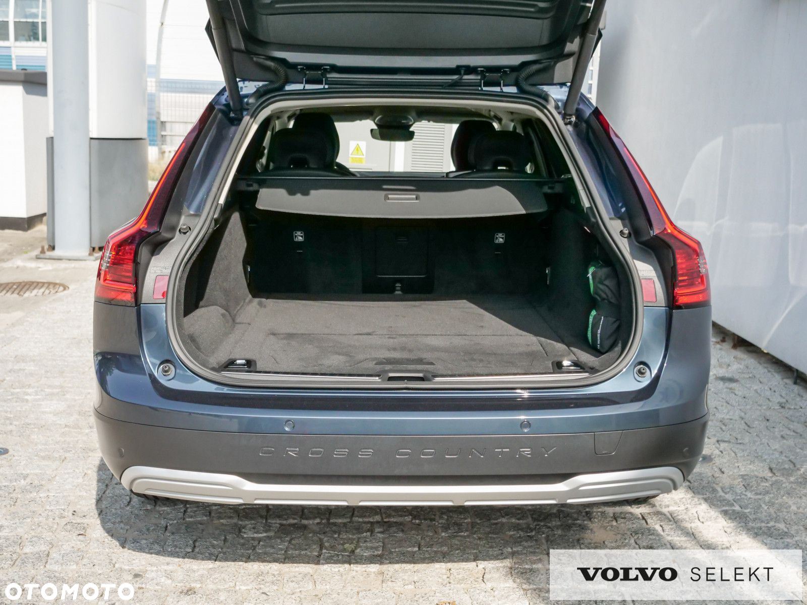 Volvo V90 Cross Country - 35
