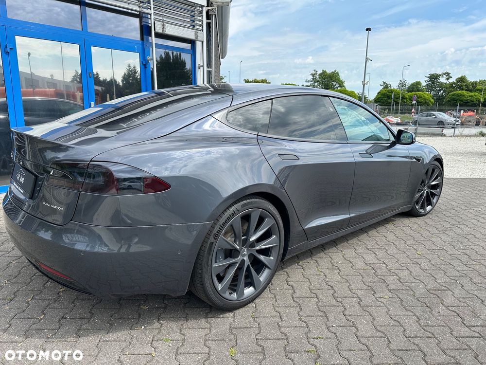 Tesla Model S - 7