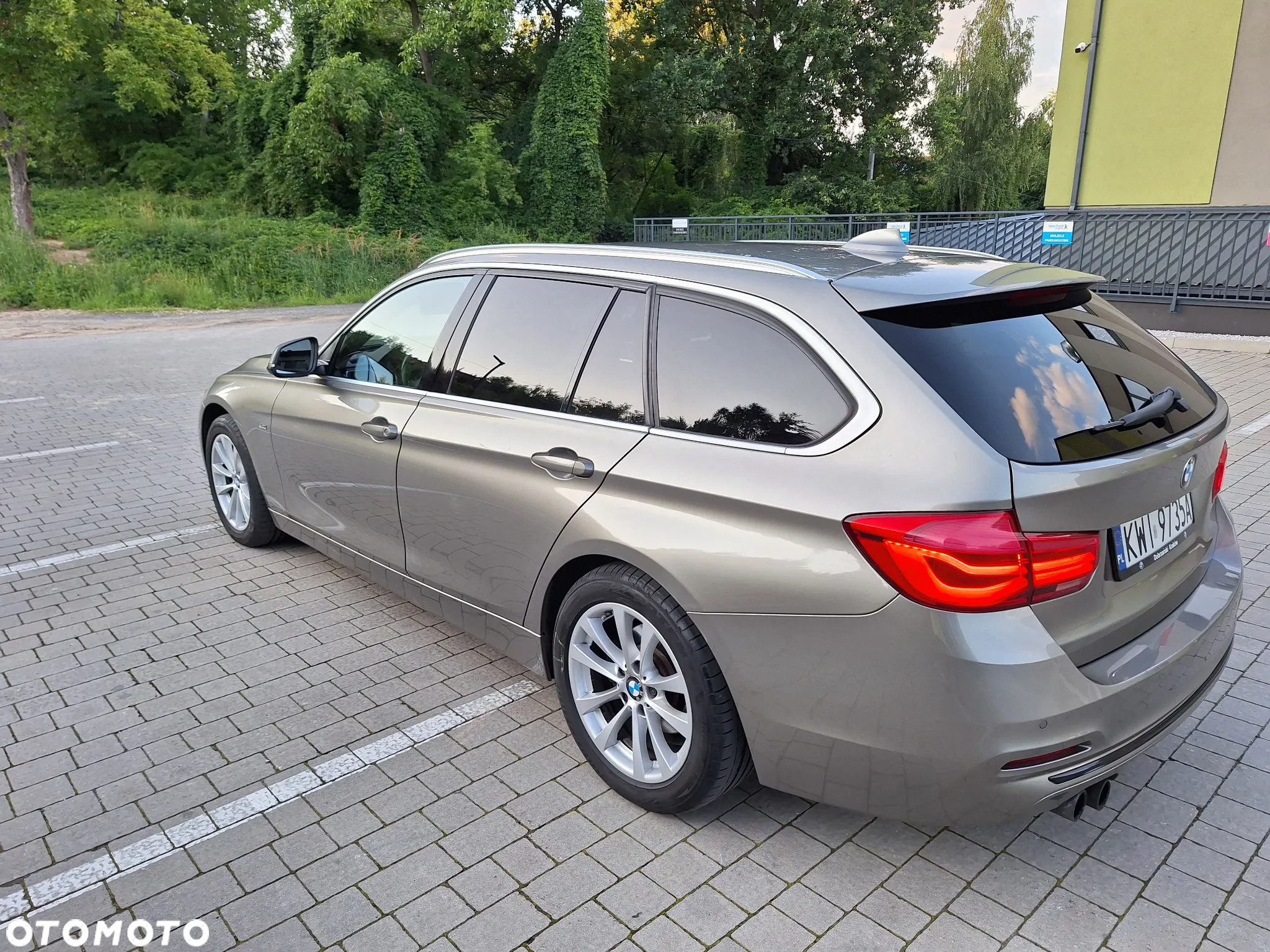 BMW Seria 3 320d Touring xDrive Sport Line - 5