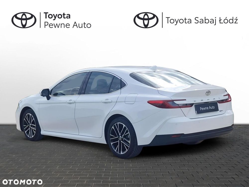 Toyota Camry - 4