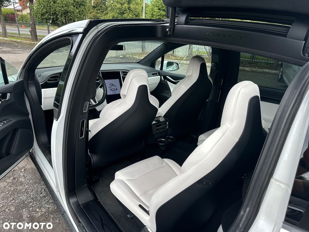 Tesla Model X Long Range Plus - 11