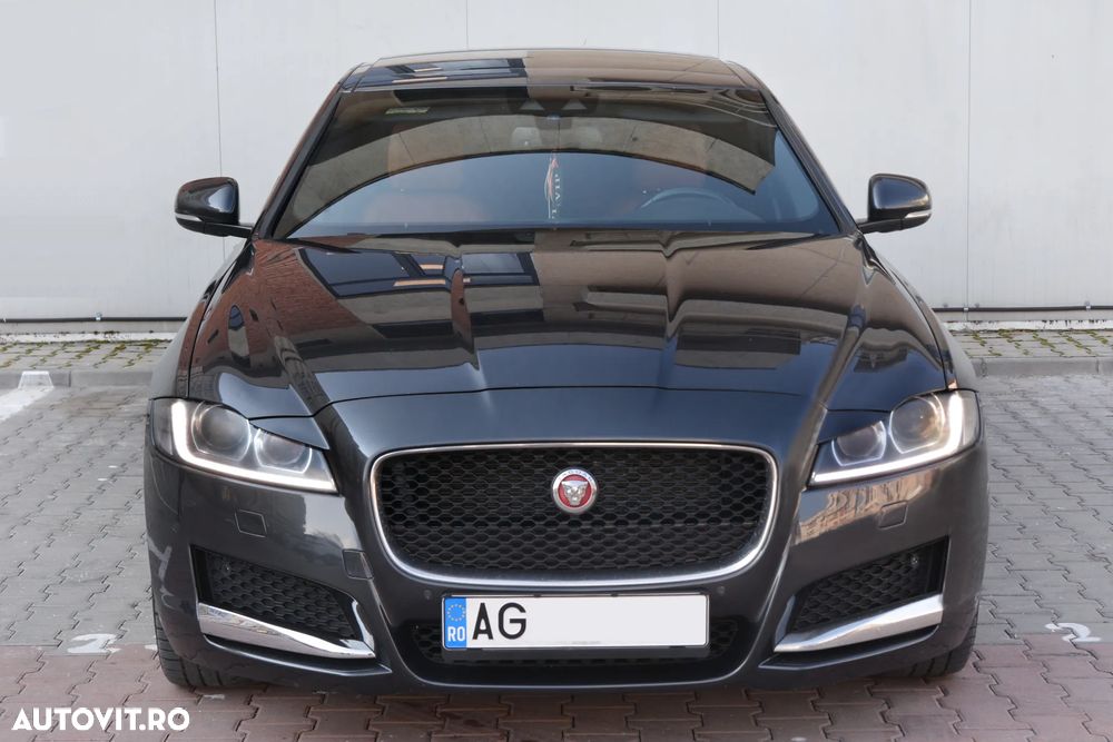 Jaguar XF - 3