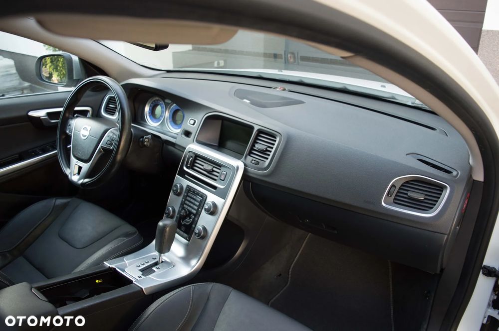 Volvo V60 D4 Geartronic RDesign - 37