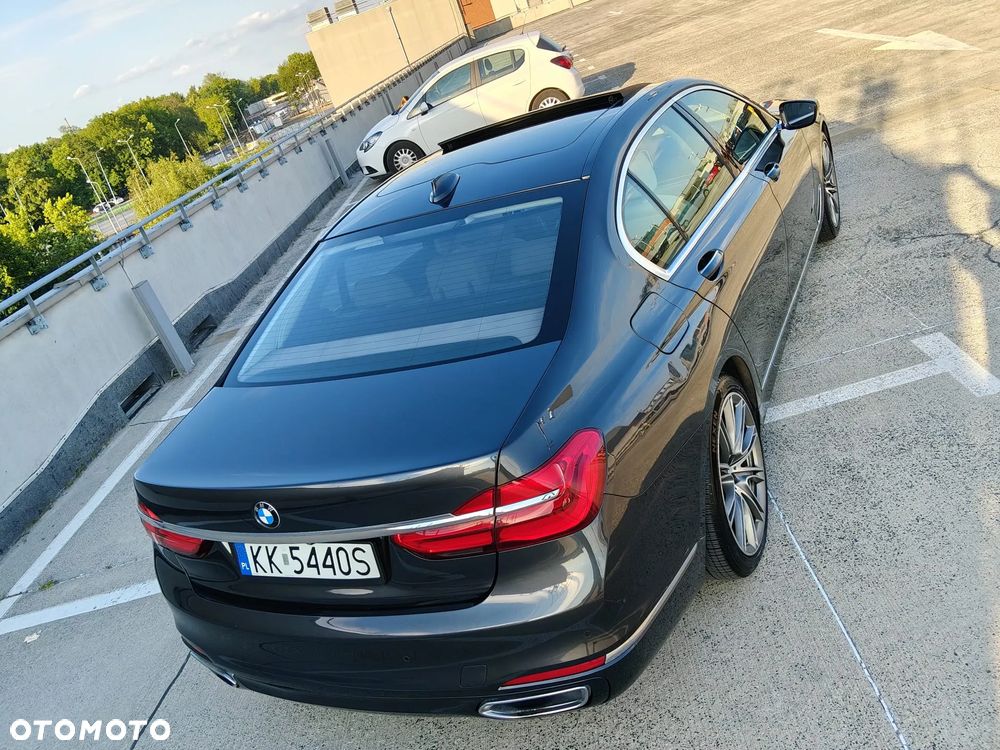 BMW Seria 7 740Li - 15