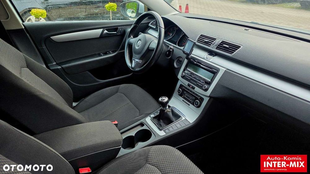 Volkswagen Passat - 36
