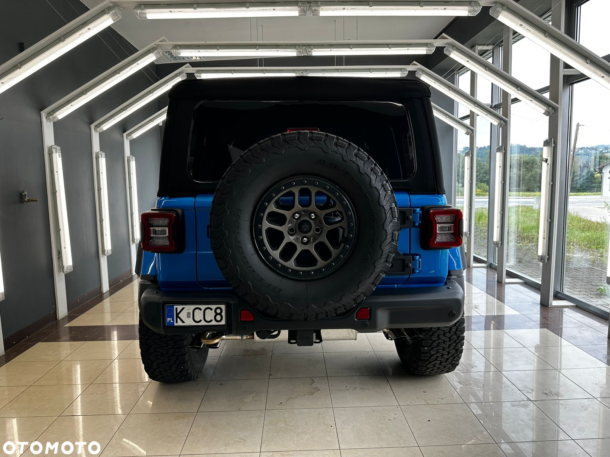 Jeep Wrangler - 12