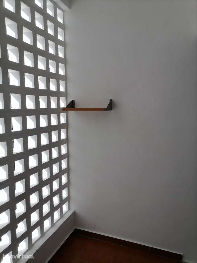 T1 Carnaxide, Junto à Polícia Municipal e à Nova Carnaxide. - Grande imagem: 3/25