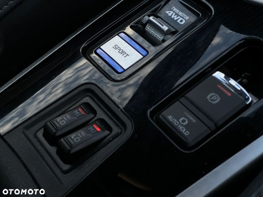 Mitsubishi Outlander - 22