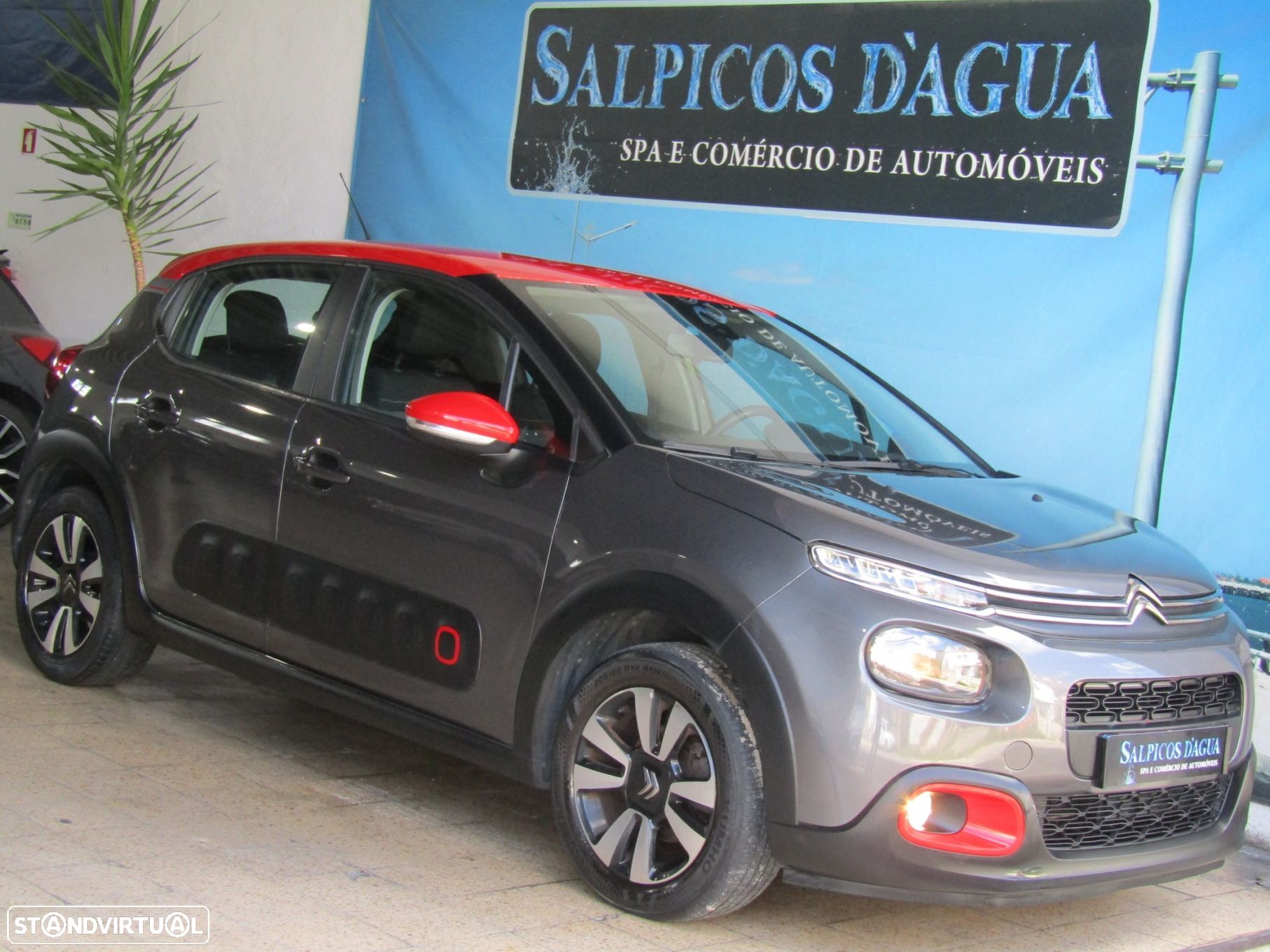 Citroën C3 1.2 PureTech Shine - 1