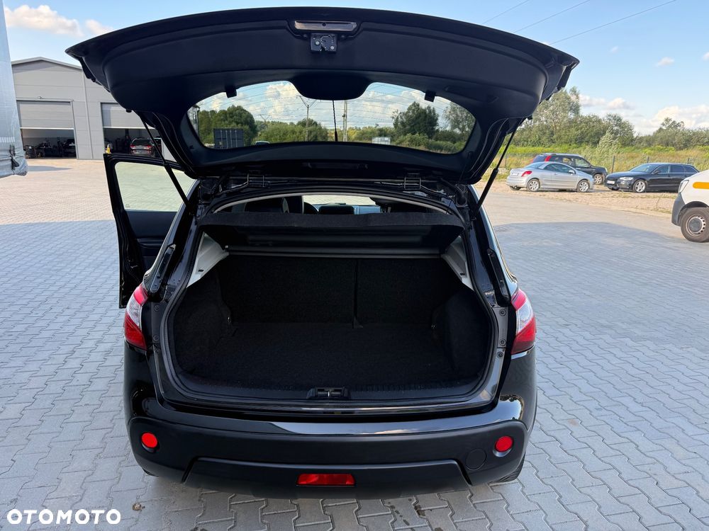 Nissan Qashqai 1.6 Tekna S/S - 17