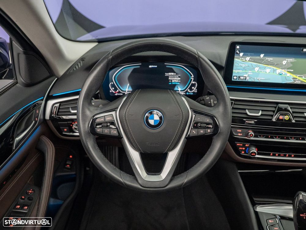BMW 530 e - 17