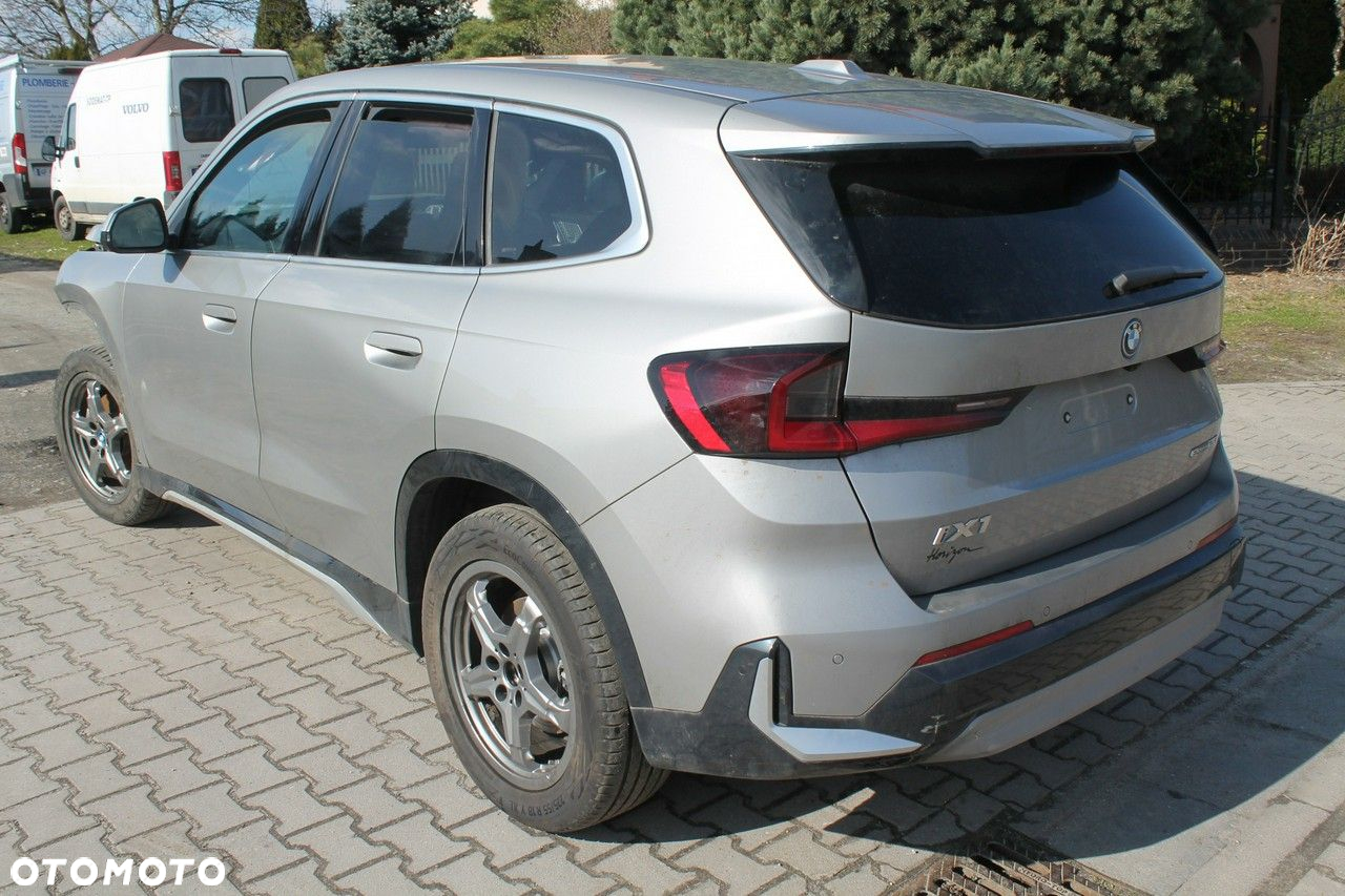 BMW iX1 - 3