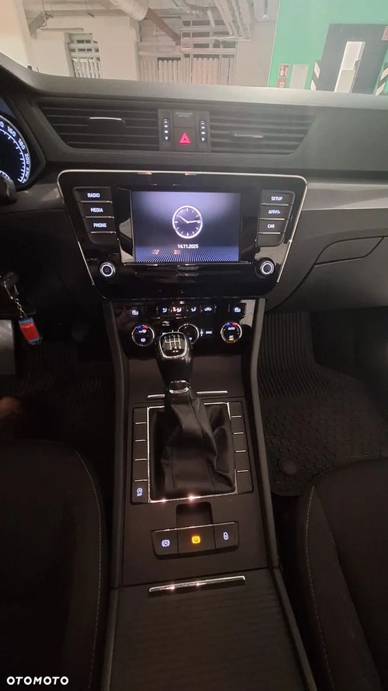 Skoda Superb 2.0 TDI Active - 10