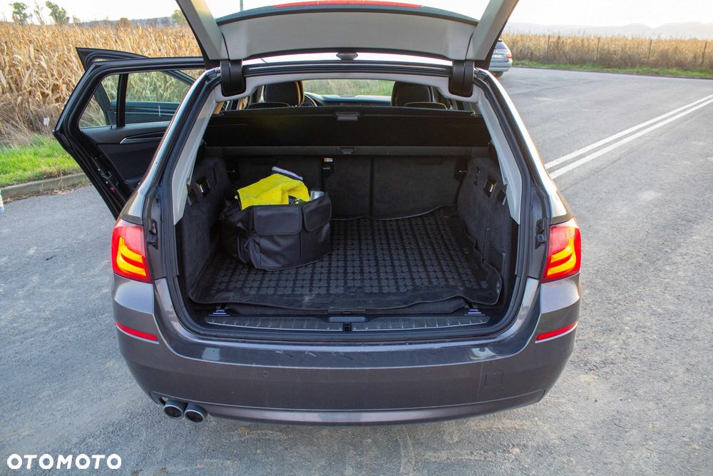 BMW Seria 5 520d Touring Modern Line - 10