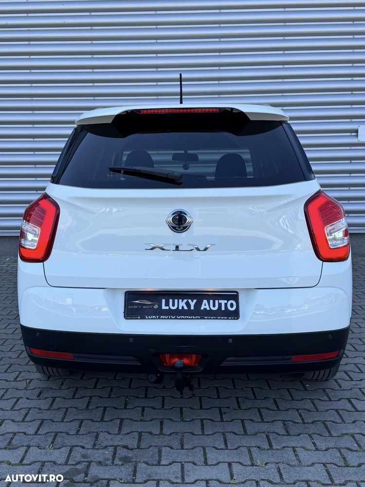 SsangYong XLV - 12