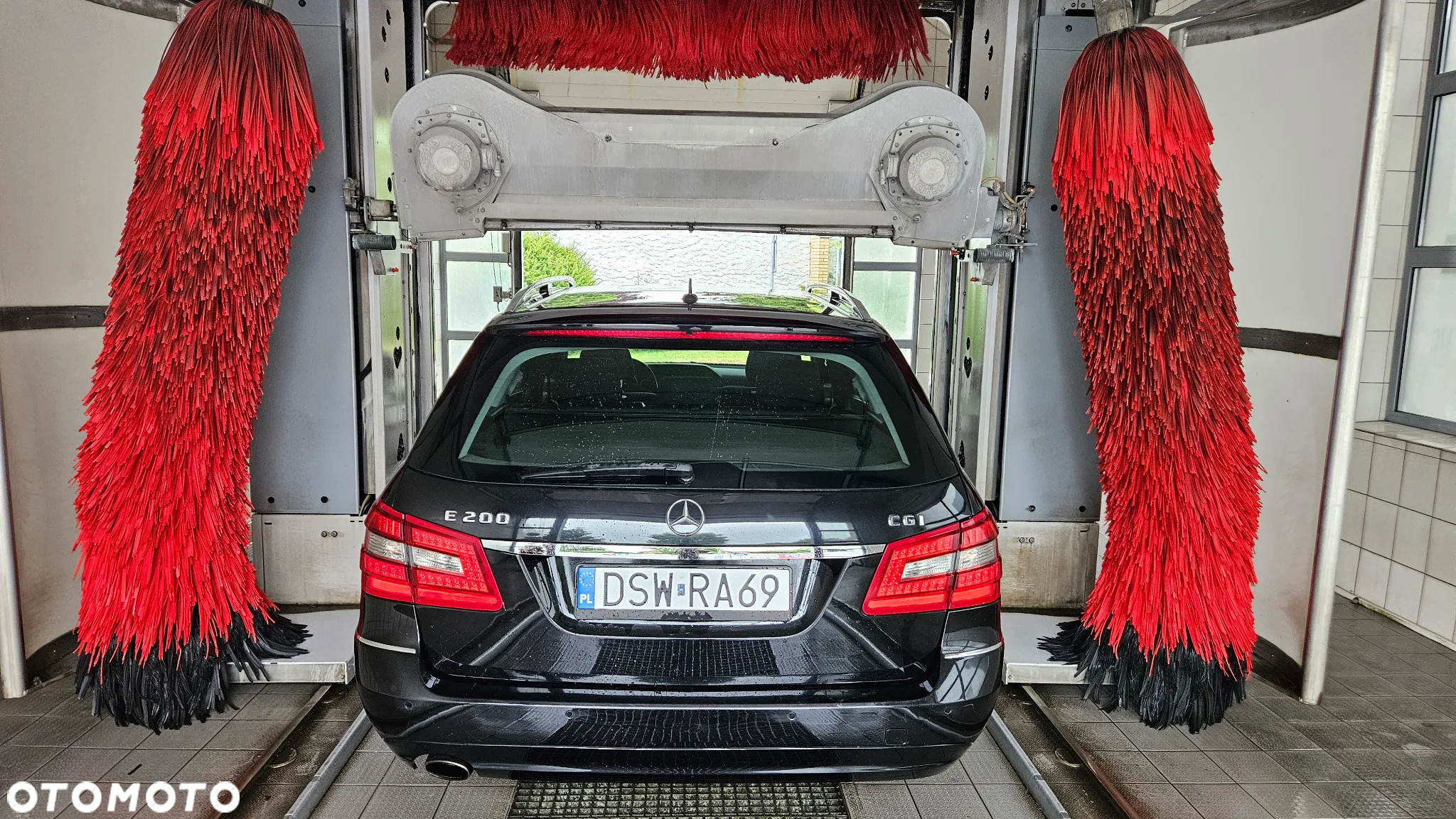 Mercedes-Benz Klasa E 200 T CGI BlueEFFICIENCY Automatik Elegance - 16