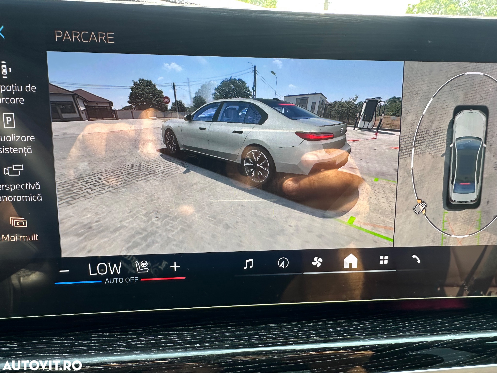 BMW Seria 7 740d xDrive MHEV - 26