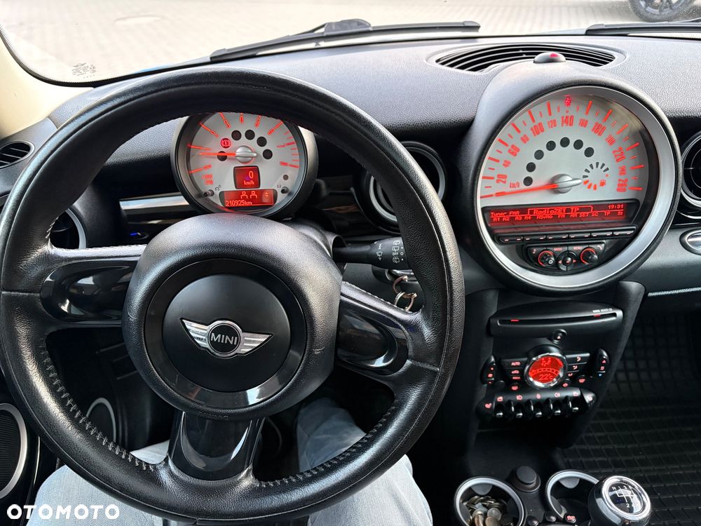 MINI ONE Brick Lane - 7