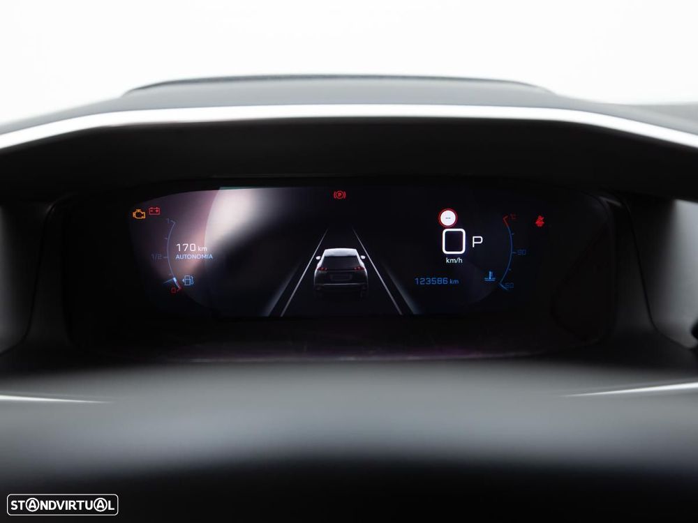 Peugeot 2008 1.5 BlueHDi Allure EAT8 - 19