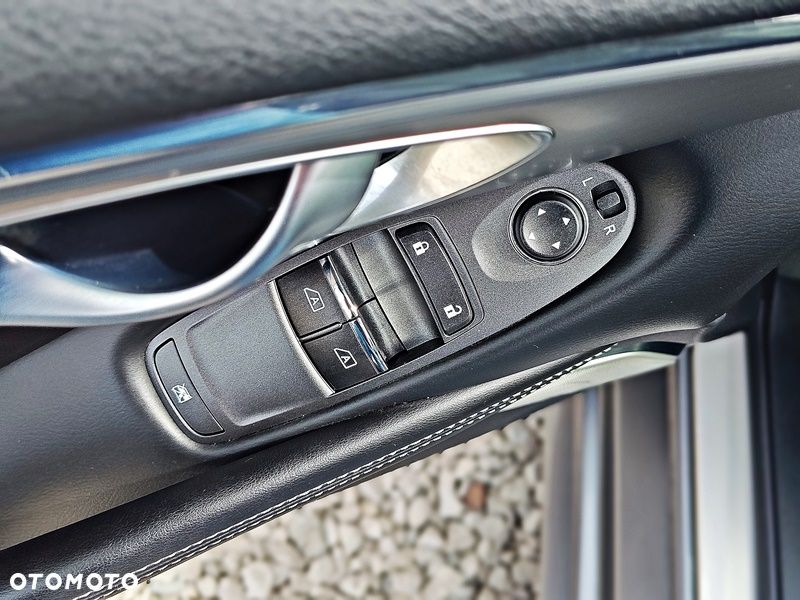 Infiniti Q60 - 20