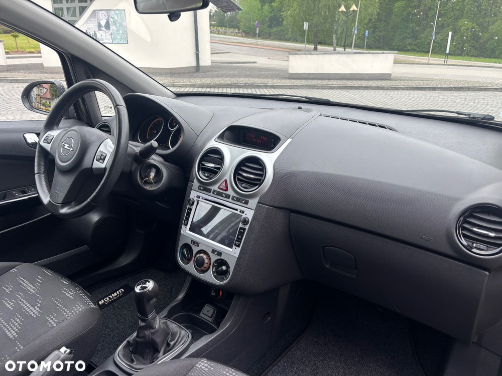 Opel Corsa 1.4 16V Satellite - 19