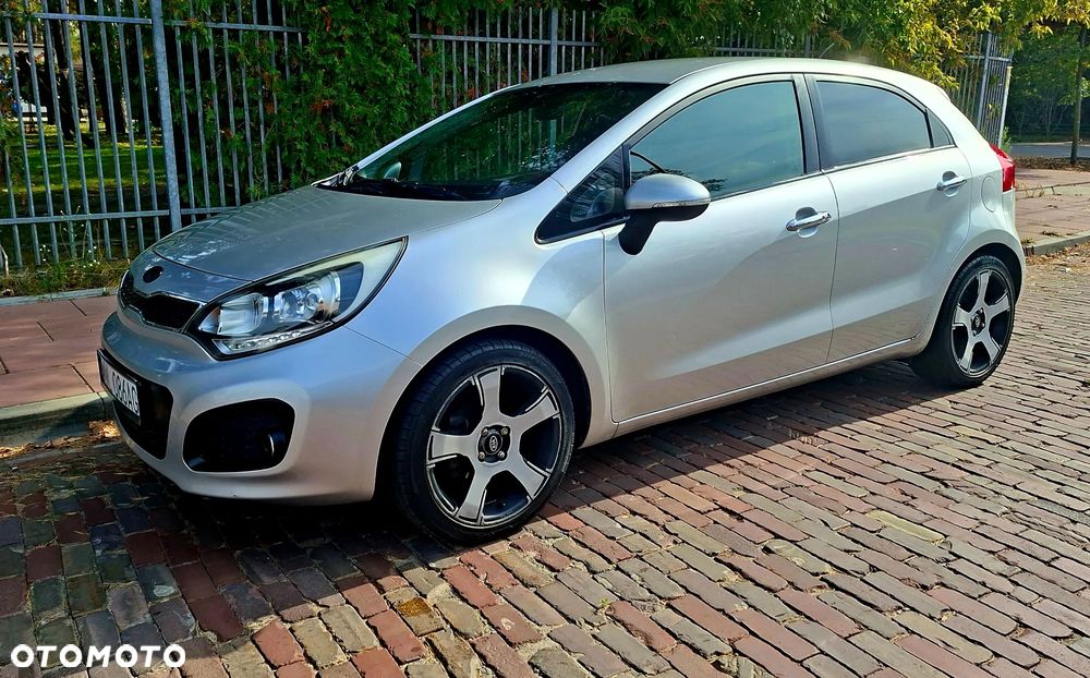 Kia Rio - 22
