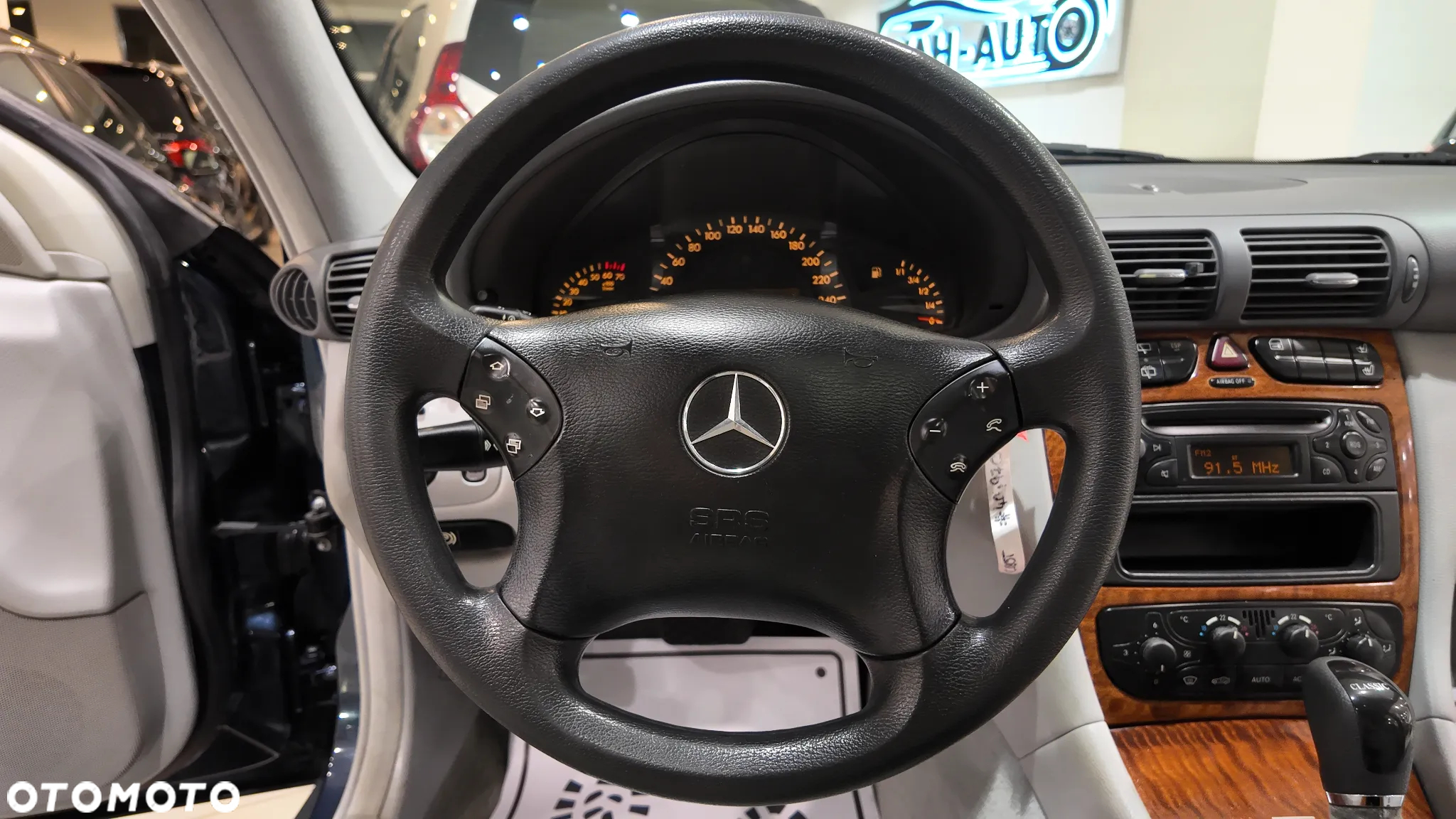 Mercedes-Benz Klasa C 180 T Kompressor Automatik Classic - 27