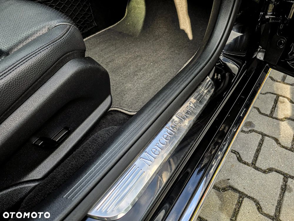 Mercedes-Benz Klasa E 220 d 9G-TRONIC - 39