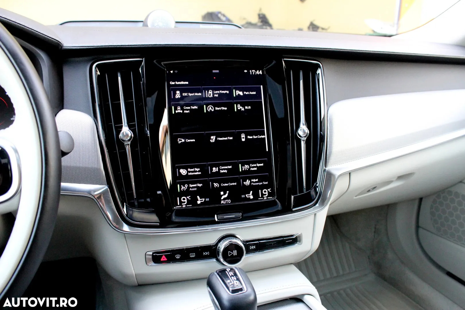 Volvo S90 D5 AWD Inscription - 29