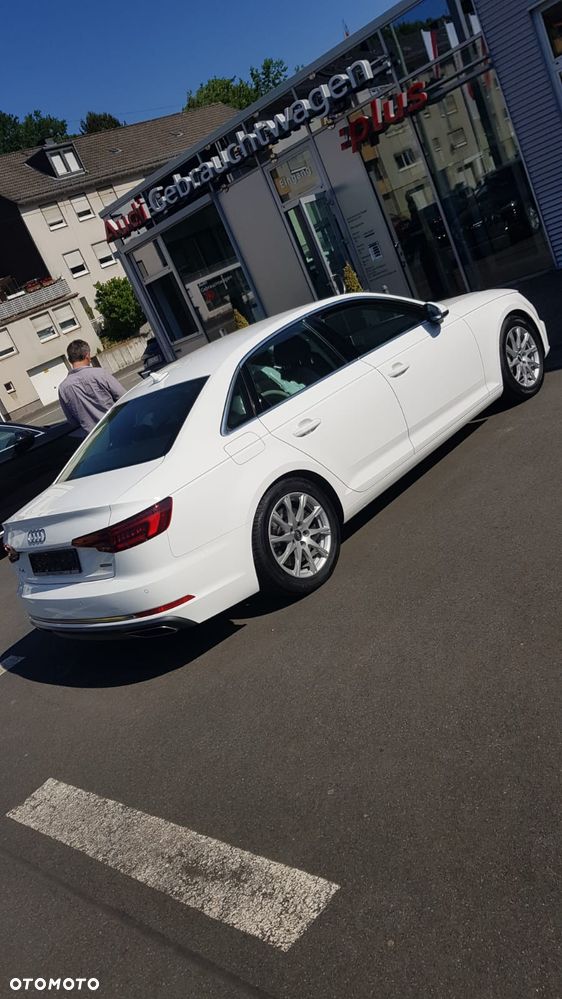 Audi A4 Limousine 45 TFSI quattro S tronic design - 1