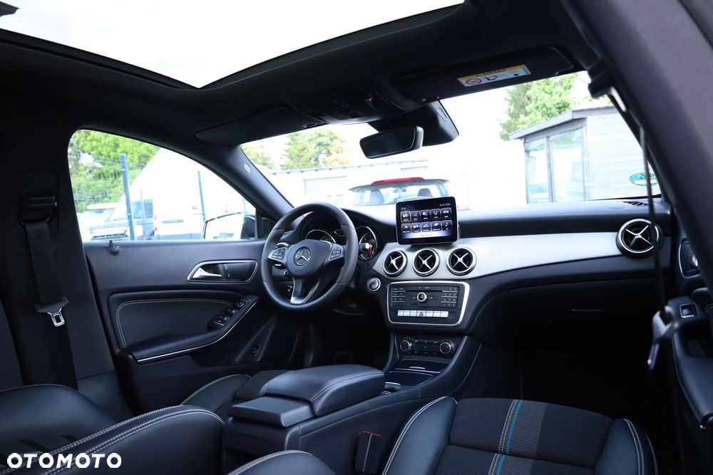Mercedes-Benz CLA 180 7G-DCT Peak Edition - 8