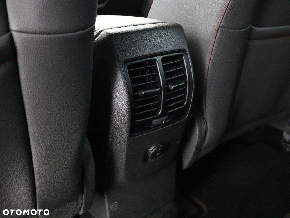 Ford Kuga 1.5 EcoBoost 2x4 ST-Line - 35