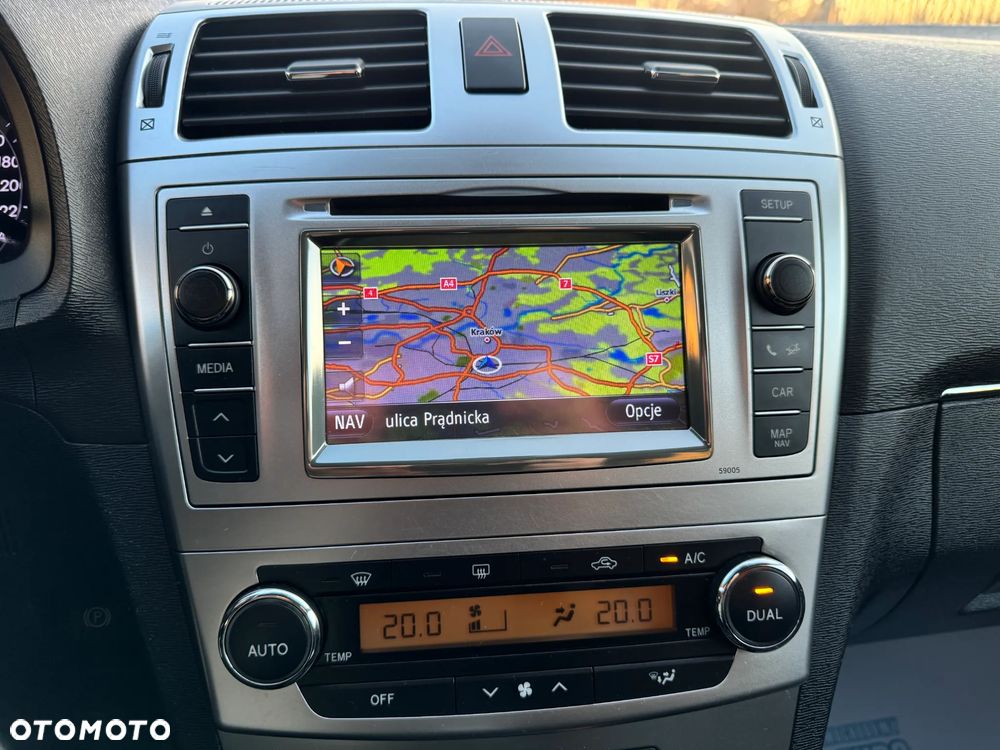 Toyota Avensis 1.6 Comfort - 20