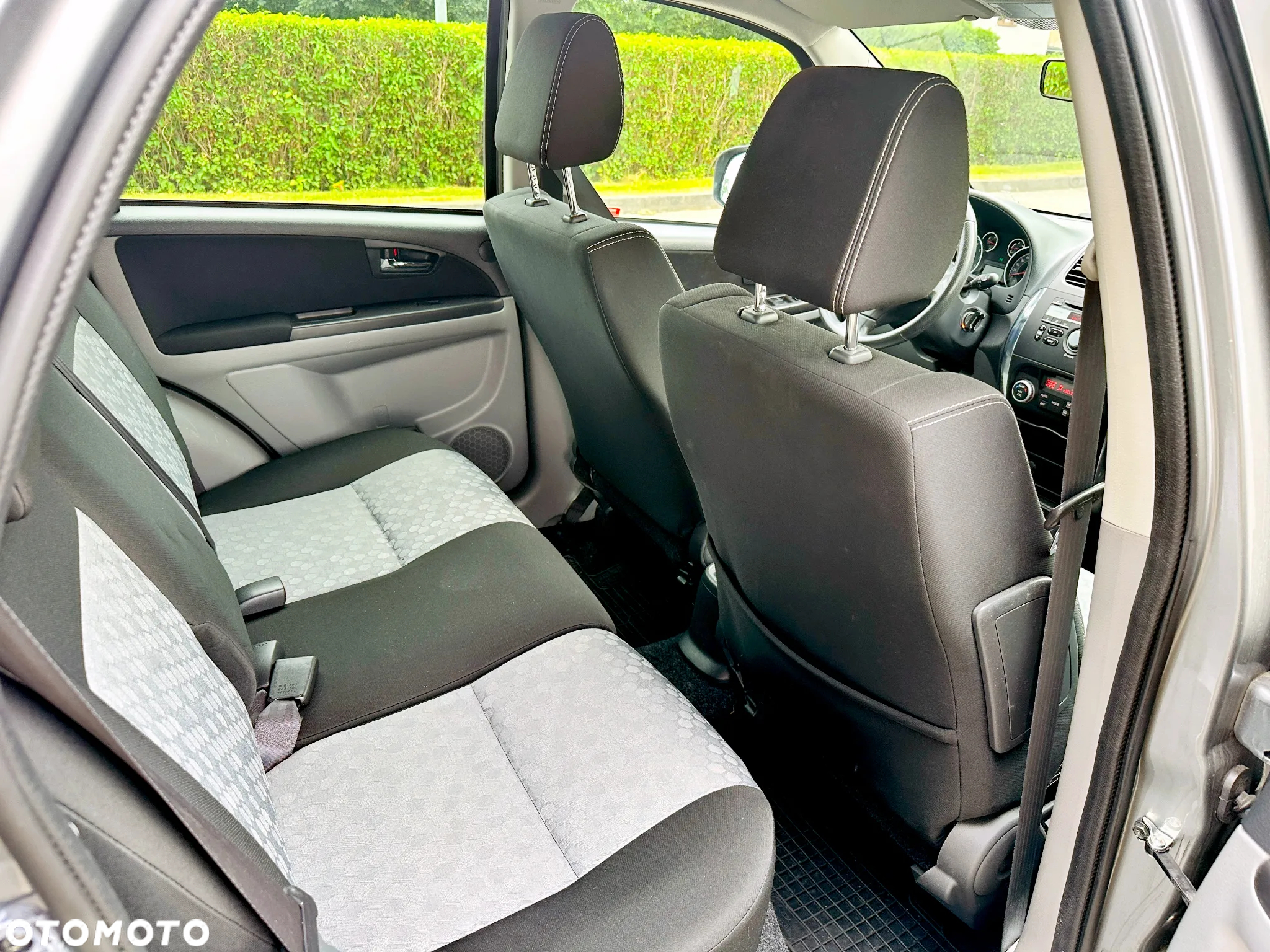 Suzuki SX4 1.6 Premium - 25